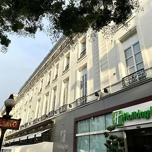 κάντε κράτηση εδώ