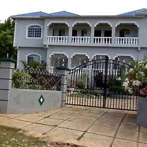 Edens Gate 5* Runaway Bay