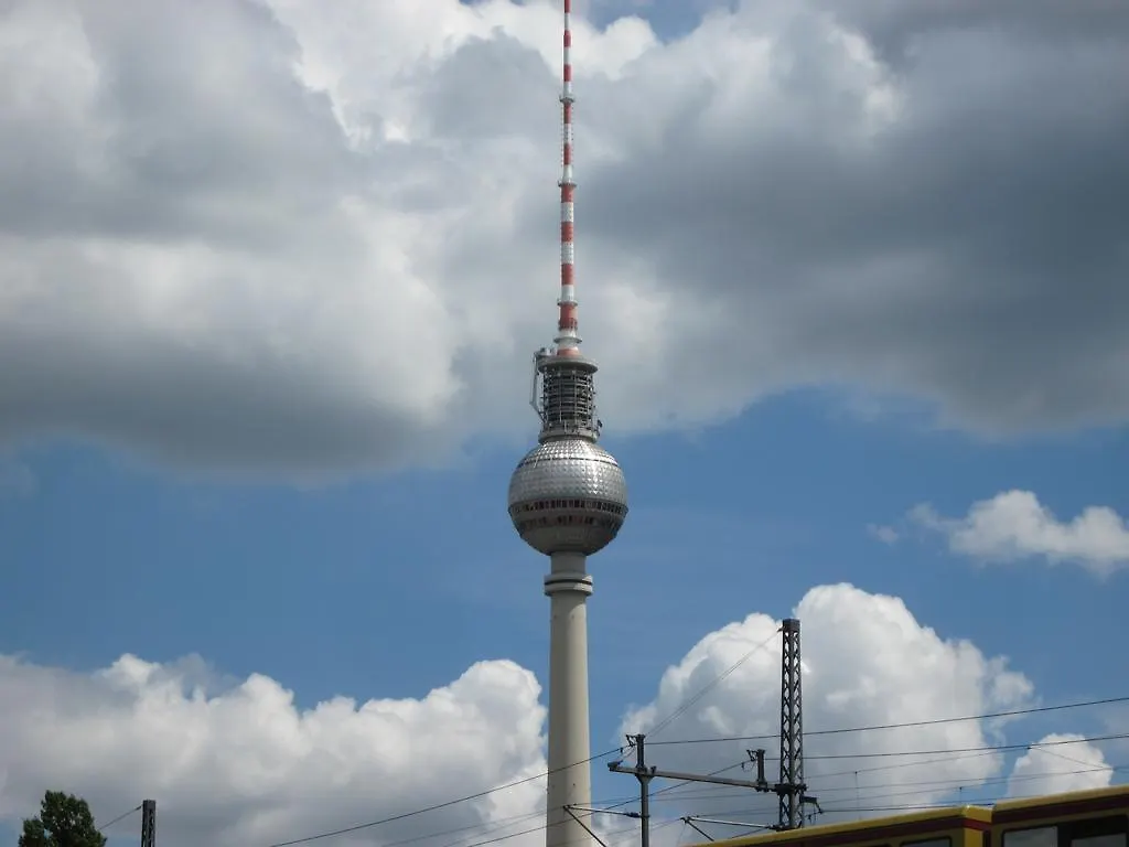 Mondrian Suites Berlin am Checkpoint Charlie 4*,
