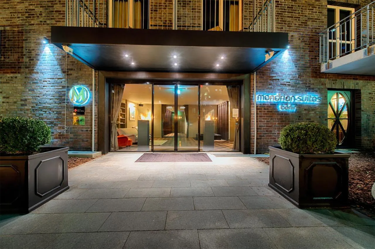Mondrian Suites Berlin Am Checkpoint Charlie 4*,